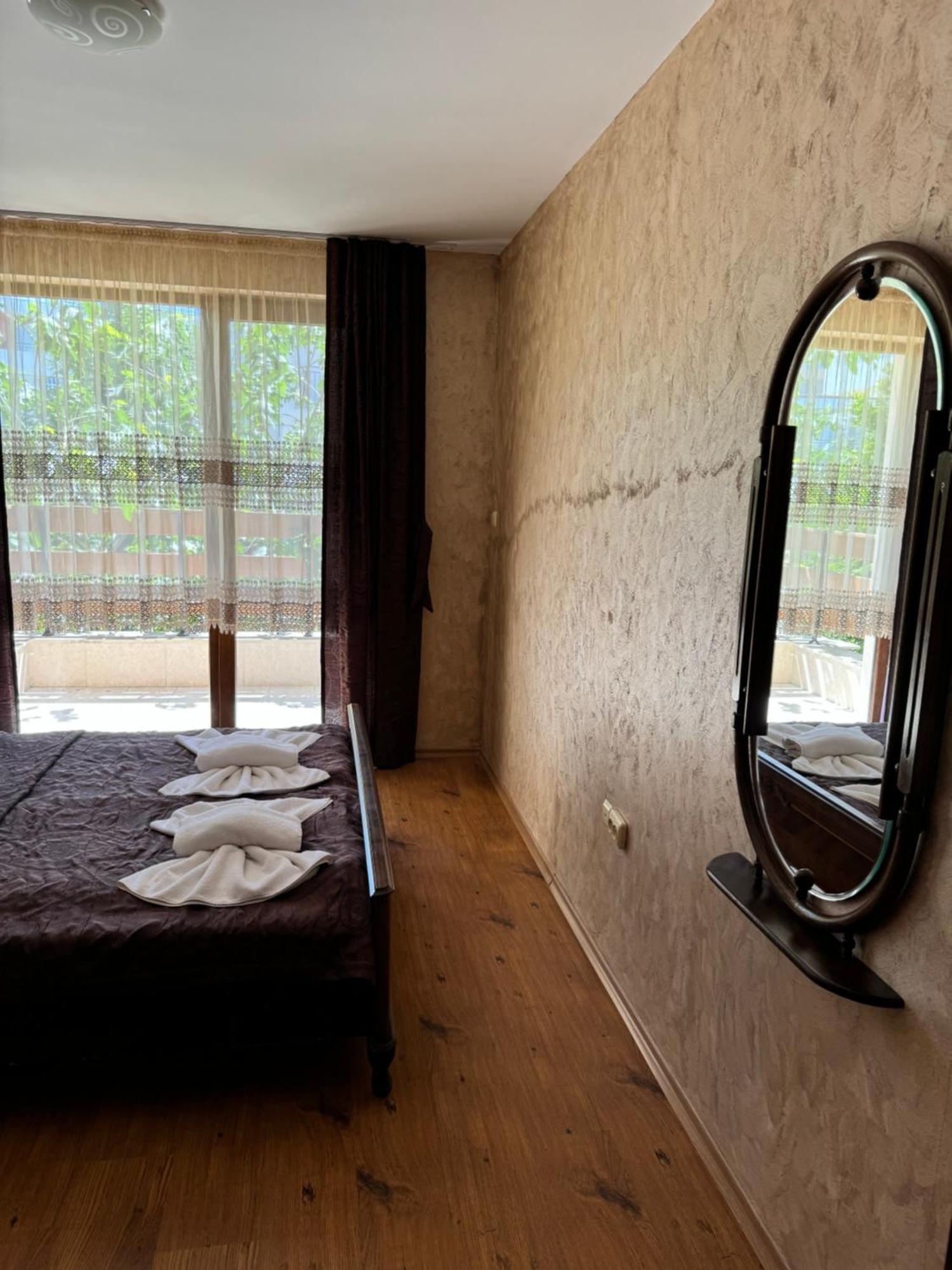 Apartment Robinson Beach Elenite First Line Sveti Vlas Exterior foto